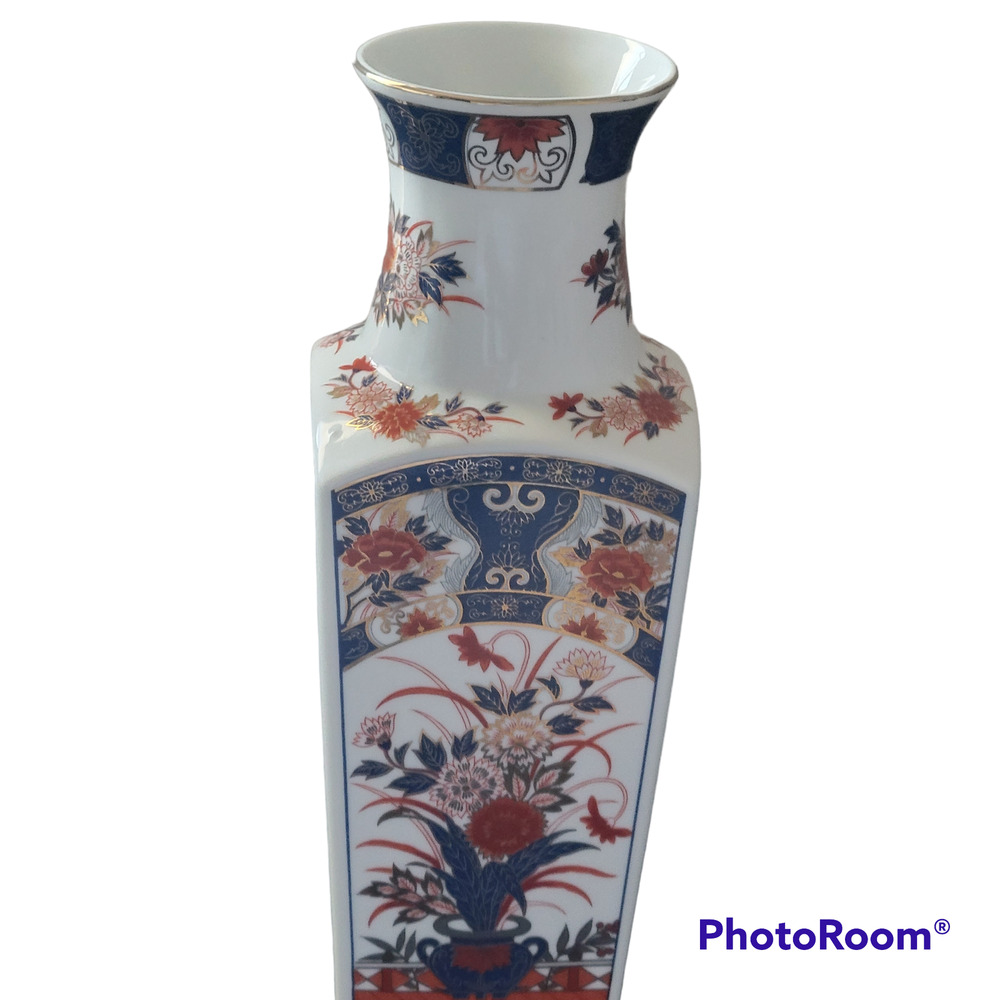 Imari Japanese Temple Vase – 10" Tall – Floral Design with Gold Trim Backstamped